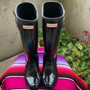Hunter Black Shiny Rain boots Wn size UK 5, Euro 38, US 7-7 1/2 Great Condition
